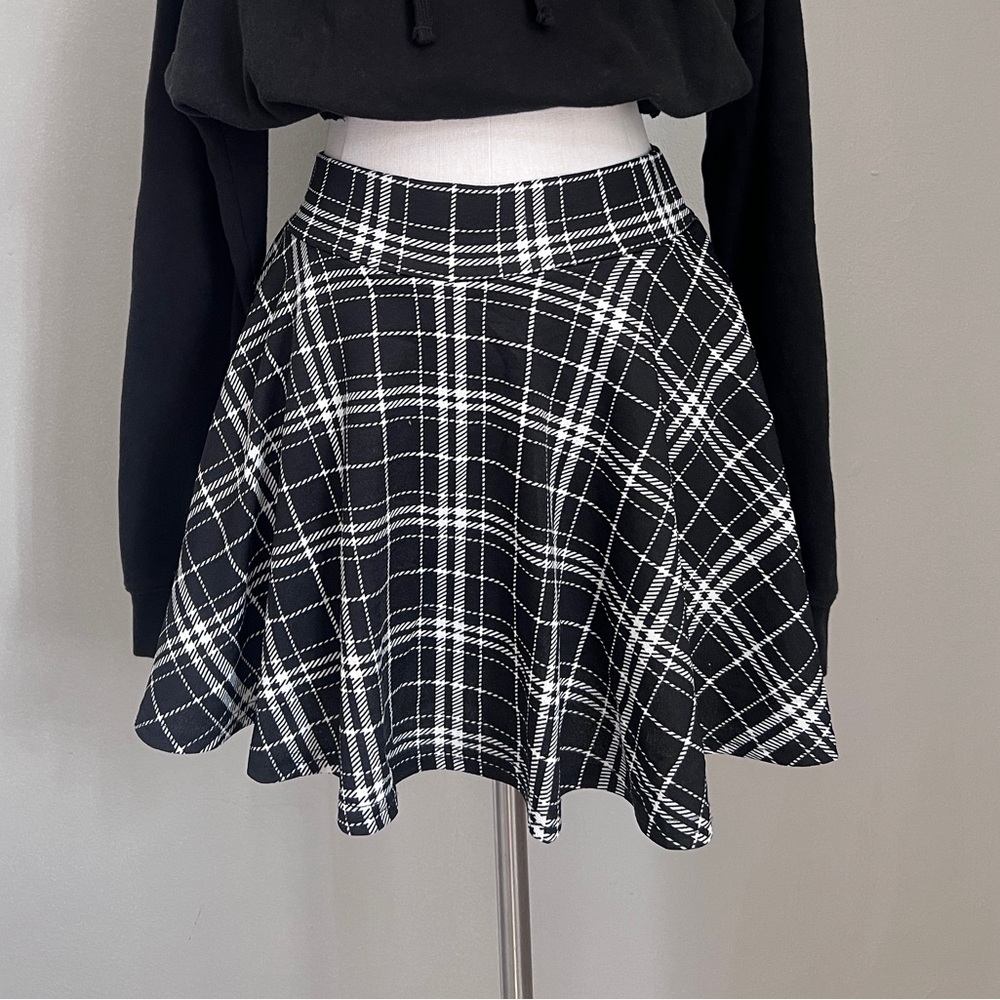 Stretchy Flared Pleated Mini Skater Skirt with Shorts M